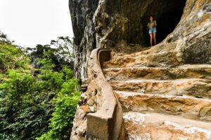 kham pha ngu hanh son hanh trinh tam linh va ky quan thien nhien giua long da nang 1780636879