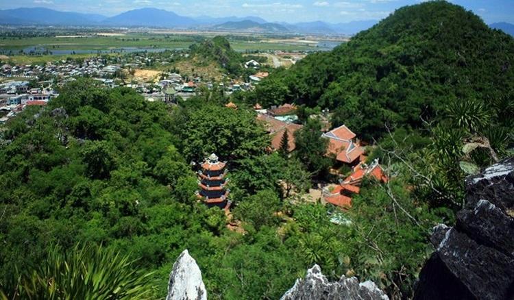 Chùa Tam Thai cổ kính giữa núi đá, điểm nhấn tâm linh nổi bật của quần thể Ngũ Hành Sơn